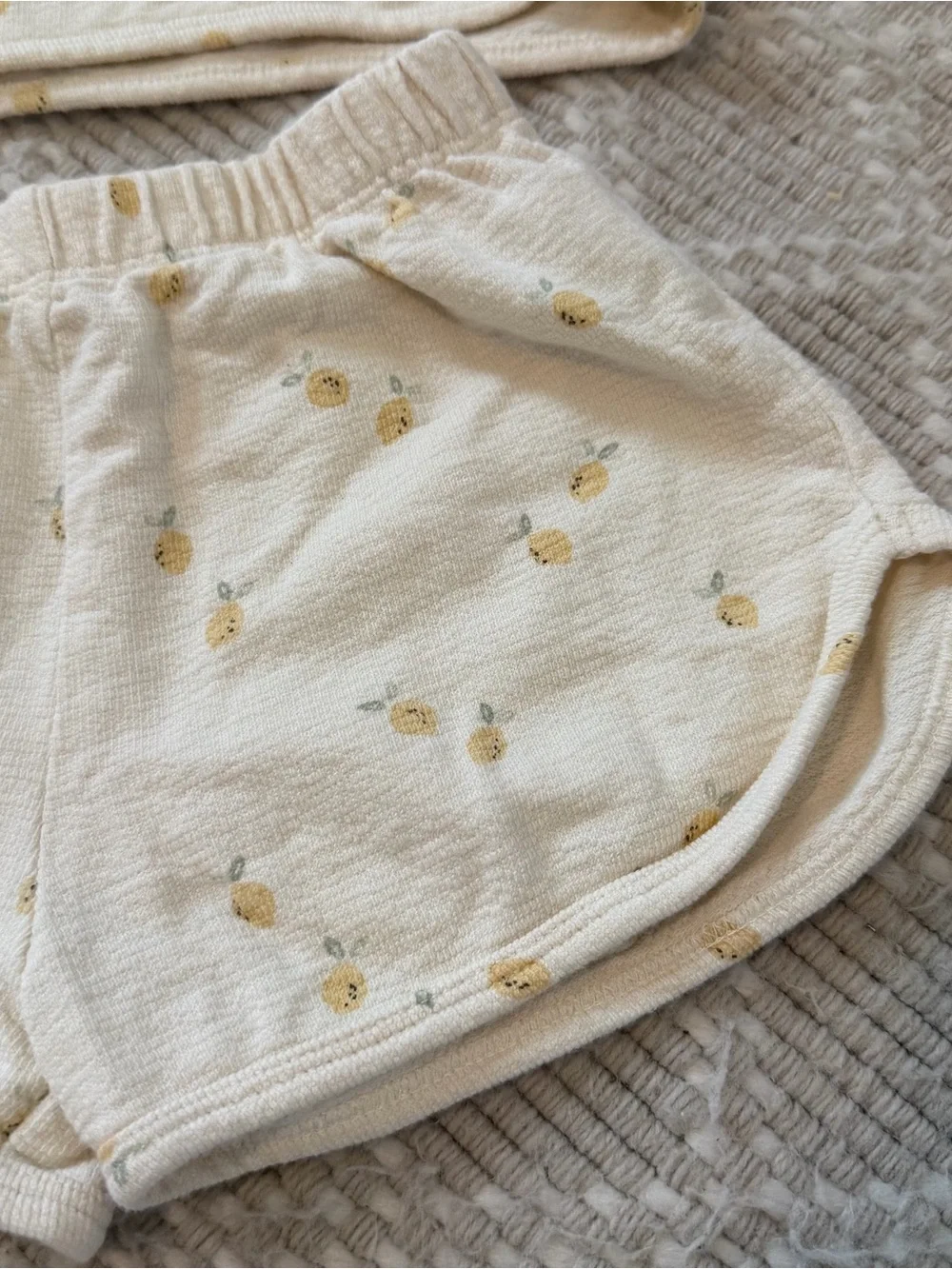Quincy Mae Cream Lemon Print Lounge Set - Top & Shorts (2-3)